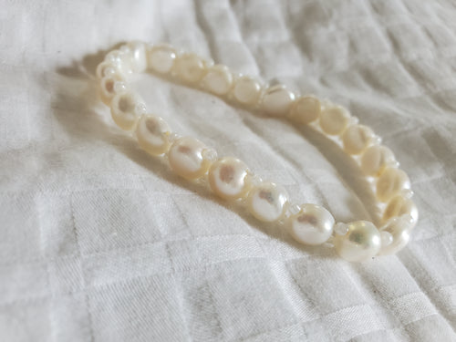 Pearl Strand Bracelet (Classic White)