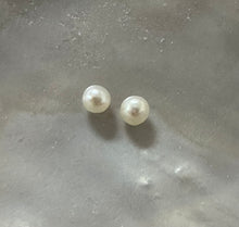 Load image into Gallery viewer, Mini Akoya Pearl (Single)