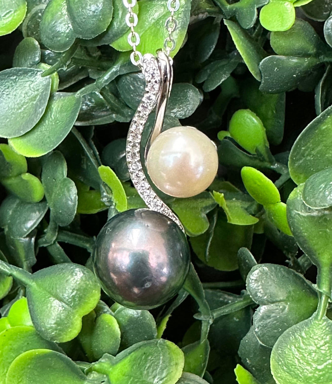 Twin Swirl Pendant