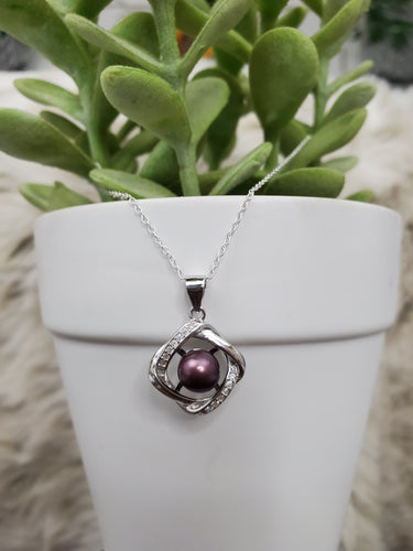Sparkling Wreath Pendant