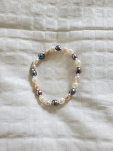 Load image into Gallery viewer, Pearl Strand Bracelet (Classic Lavender)