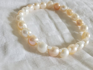 Pearl Strand Bracelet (Classic Pink/Peach)